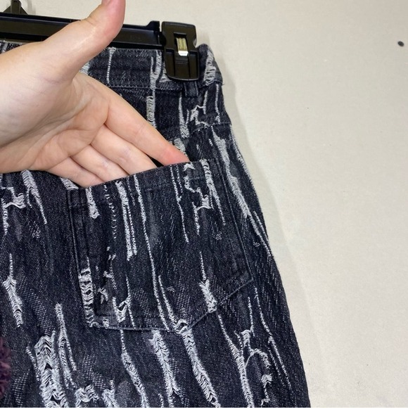 Mukzin / Theater Jacquard Straight Leg Crop Pants - Picture 6 of 8